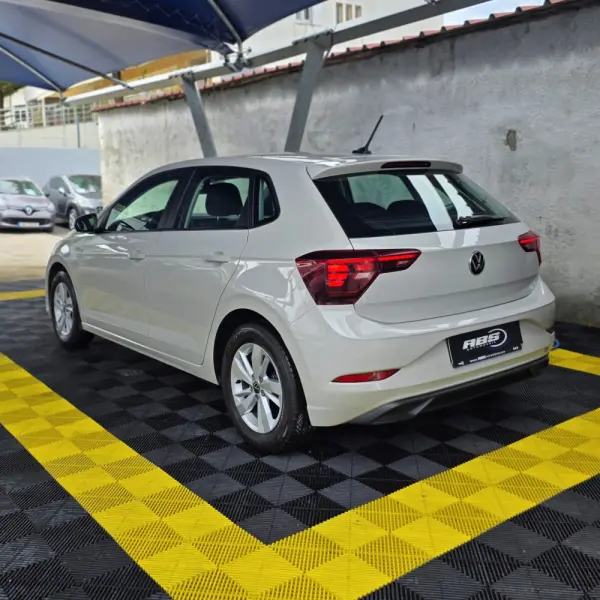 Volkswagen Polo 1.0 Trendline 4