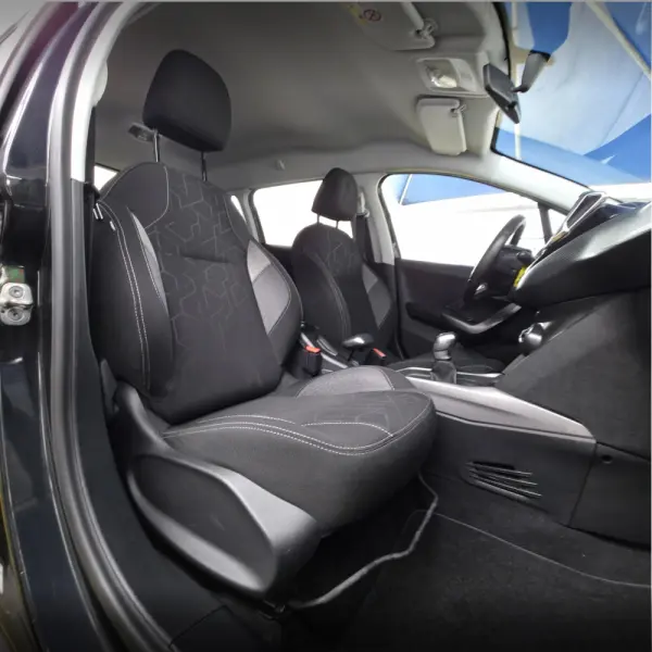 Peugeot 2008 1.2 PureTech Allure 21