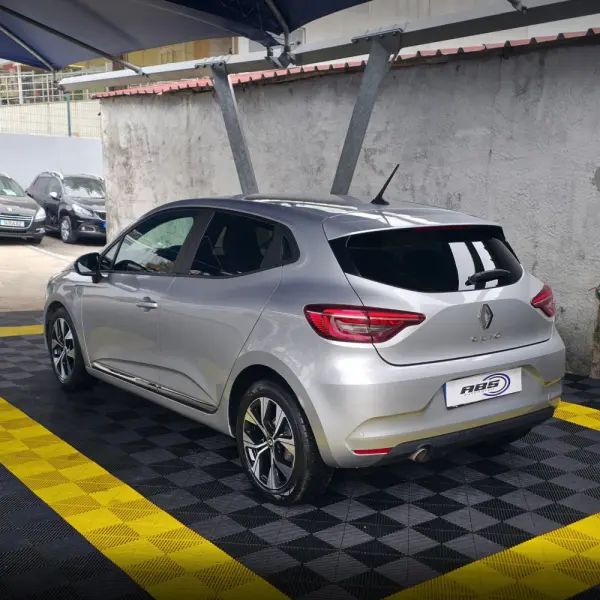 Renault Clio 1.0 TCe Intens Bi-Fuel 4