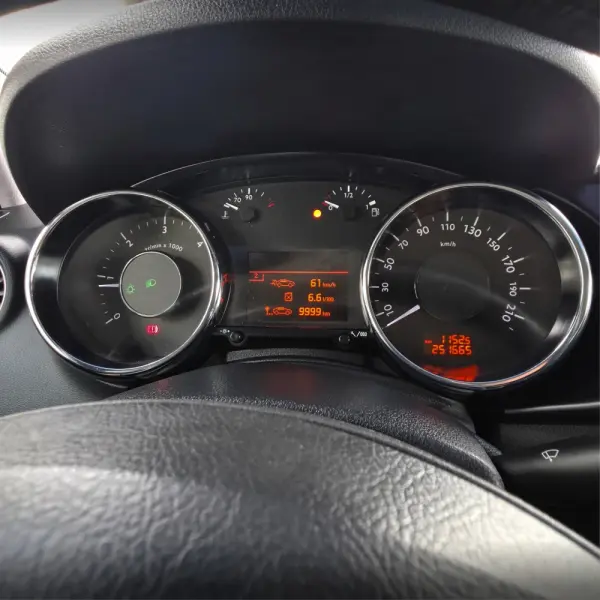 Peugeot 3008 1.6 HDi Access 16