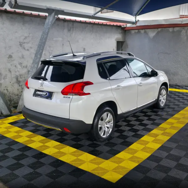 Peugeot 2008 1.2 PureTech Allure 2