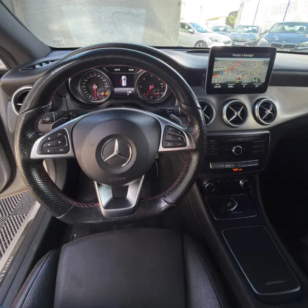 Mercedes-Benz CLA 200 d Shooting Brake AMG Line Aut. 13