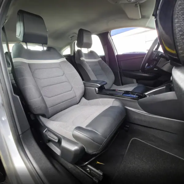 Citroen C4 1.5 BlueHDi Shine Pack EAT8 10