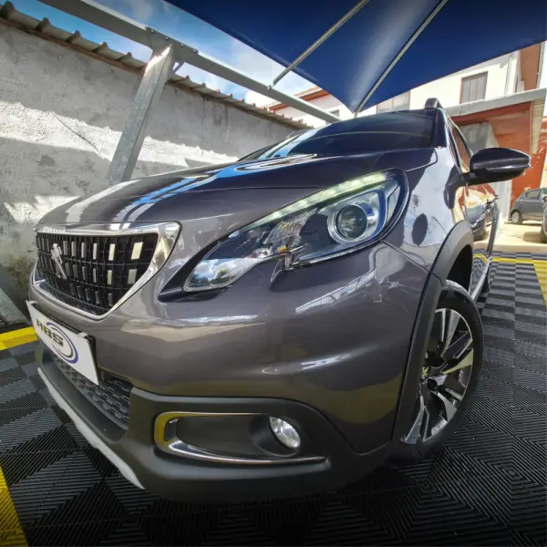 Peugeot 2008 1.2 PureTech Style 6