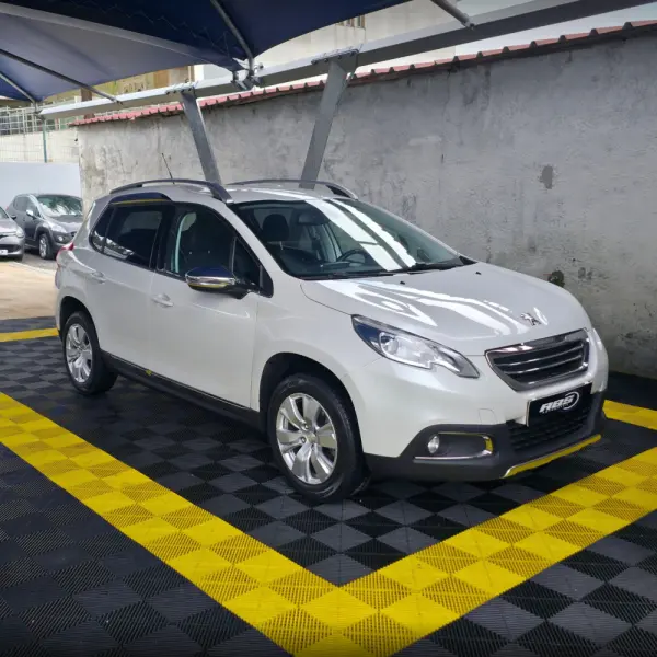 Peugeot 2008 1.2 PureTech Allure 3