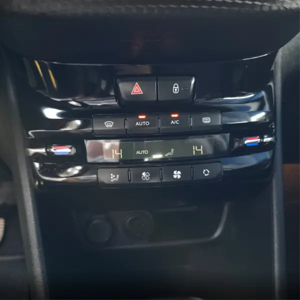 Peugeot 2008 1.2 PureTech Style 18