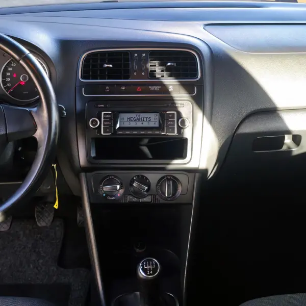Volkswagen Polo 1.6 TDI Highline 11