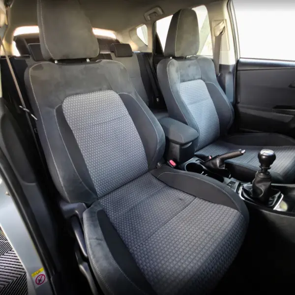 Toyota Auris 1.4 D-4D Com. +P.Sport+Navi 19