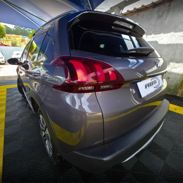 Peugeot 2008 1.2 PureTech Style 8