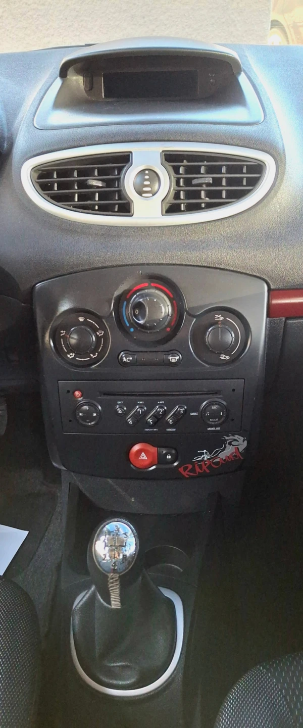 Renault Clio 1.5 dCi Rip Curl II 8