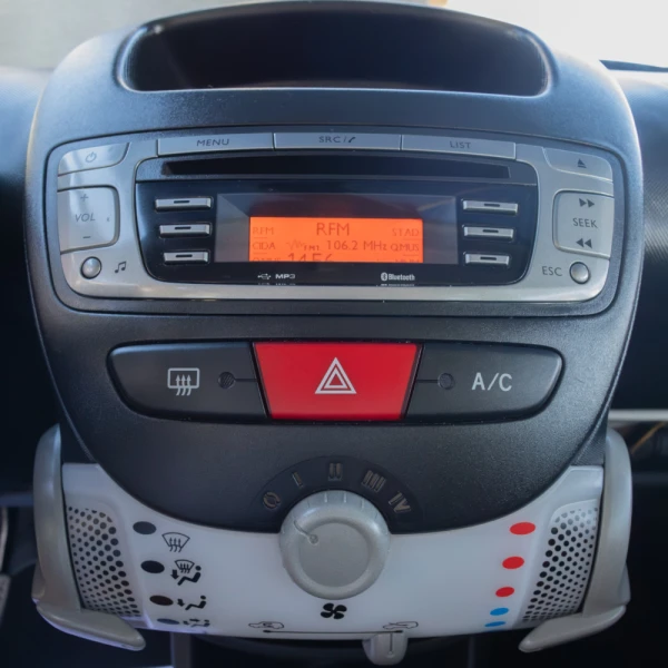 Toyota Aygo 1.0 Orange Edition 17
