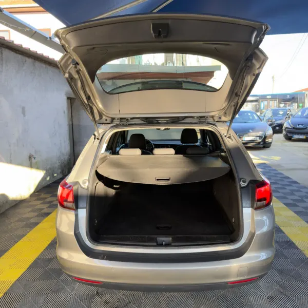 Opel Astra Sports Tourer 15