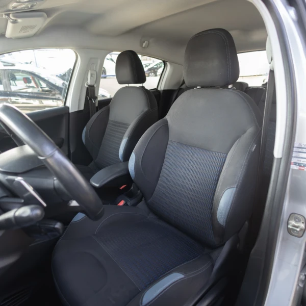 Peugeot 208 Allure 1.6 HDI 9