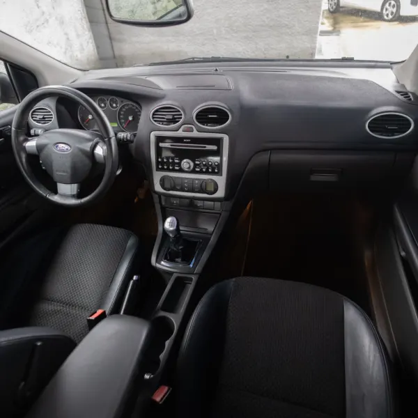 Ford Focus 1.6 TDCi Ghia 11