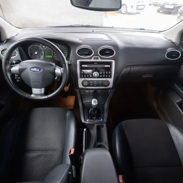 Ford Focus 1.6 TDCi Ghia 12