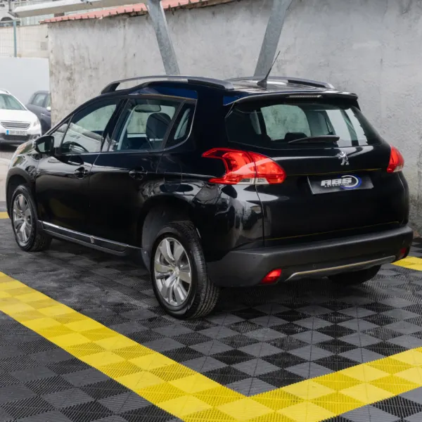 Peugeot 2008 1.2 VTi Allure 4