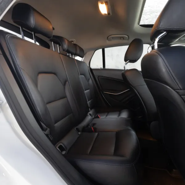 Mercedes-Benz CLA 180 10