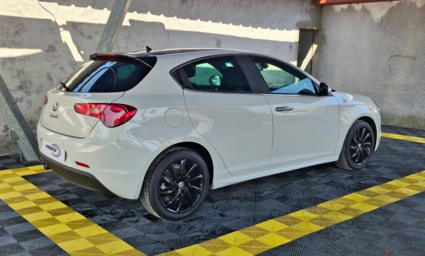 Alfa Romeo Giulietta 1.6 JTDm Progression 4