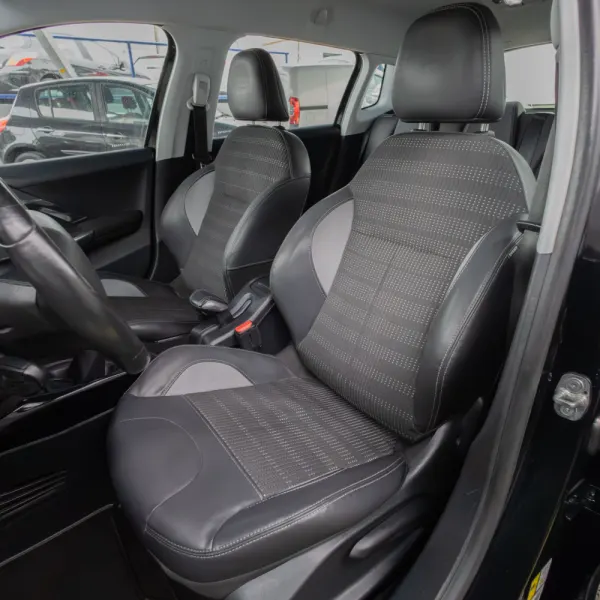 Peugeot 2008 1.2 VTi Allure 17