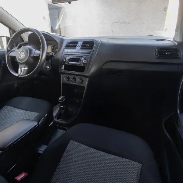 Volkswagen Polo 1.2 Confortline 10