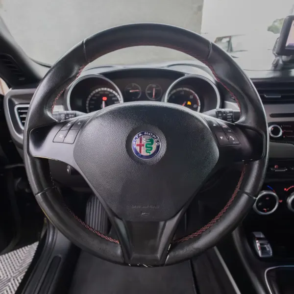 Alfa Romeo Giulietta 1.6 JTDm Veloce 13