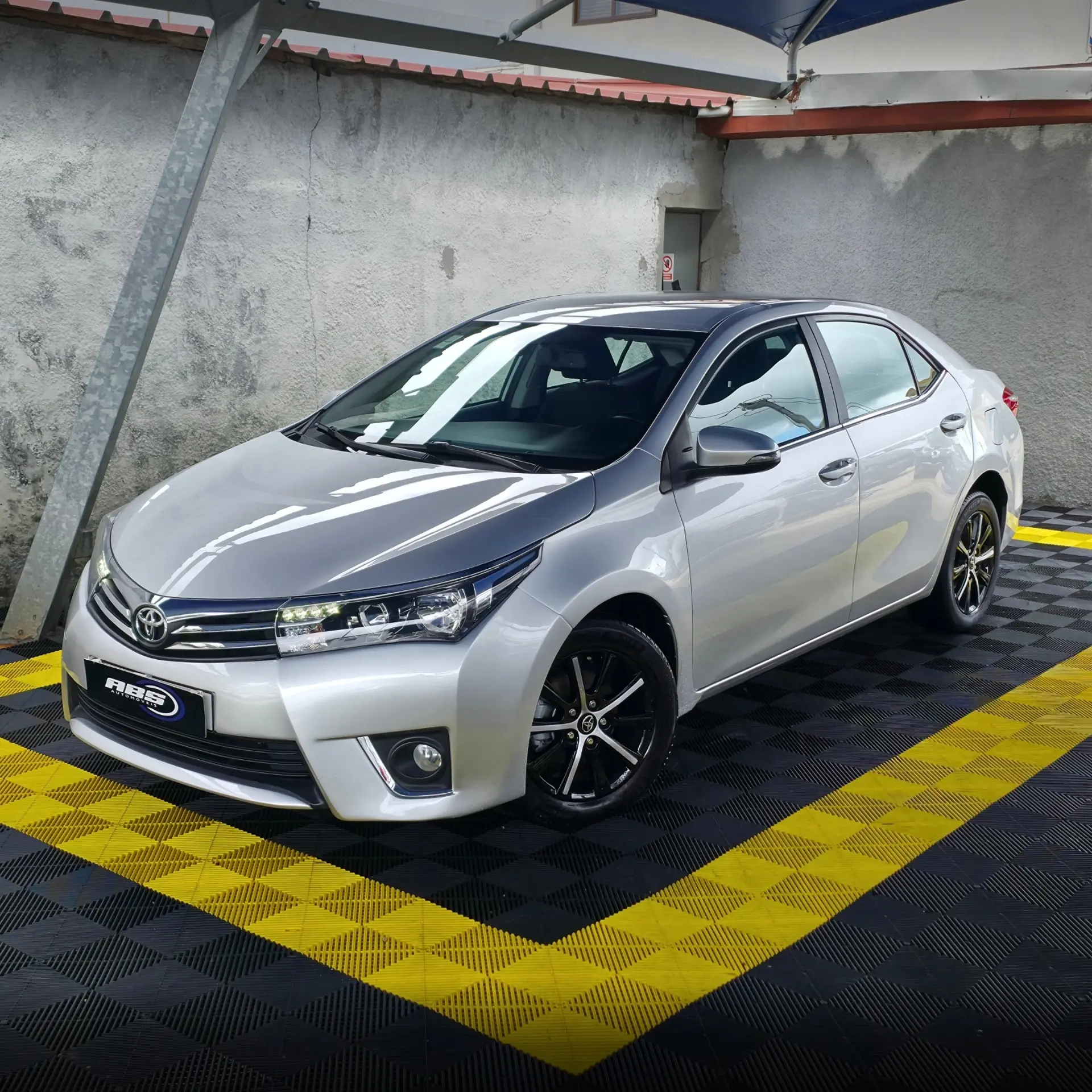 Toyota Corolla 1.33 VVT-i Exclusive 1