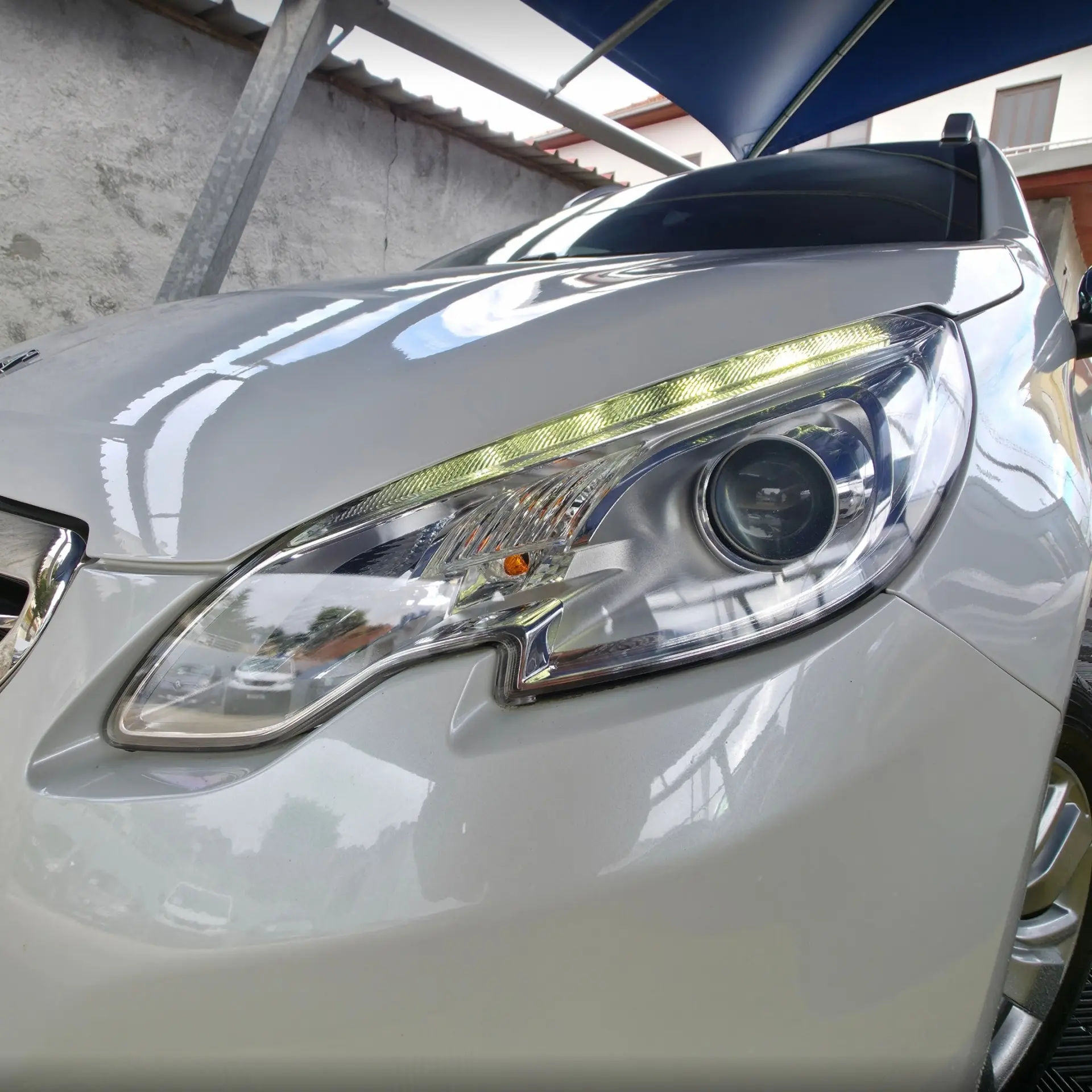 Peugeot 2008 1.2 PureTech Allure 8