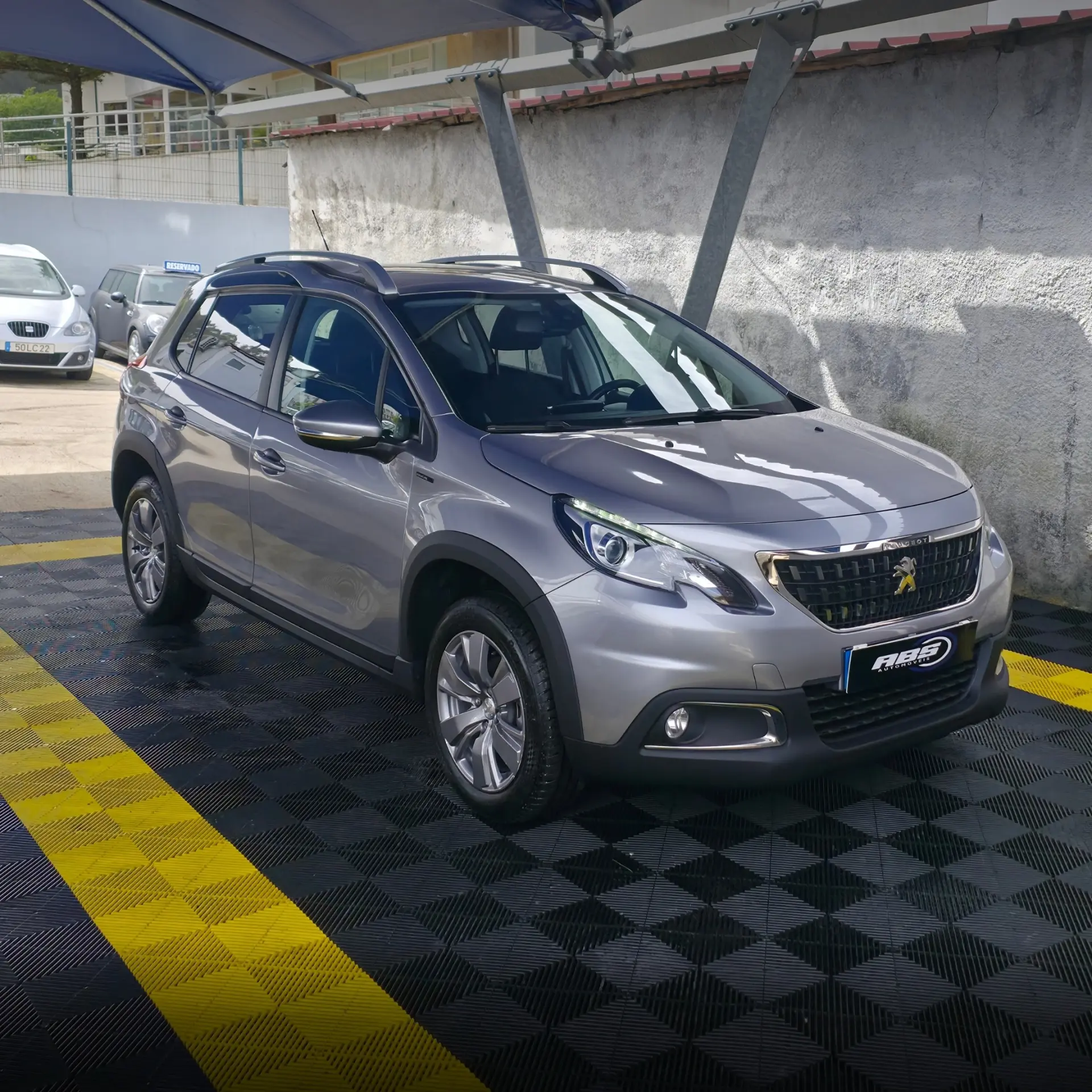 Peugeot 2008 1.2 PureTech Signature 3