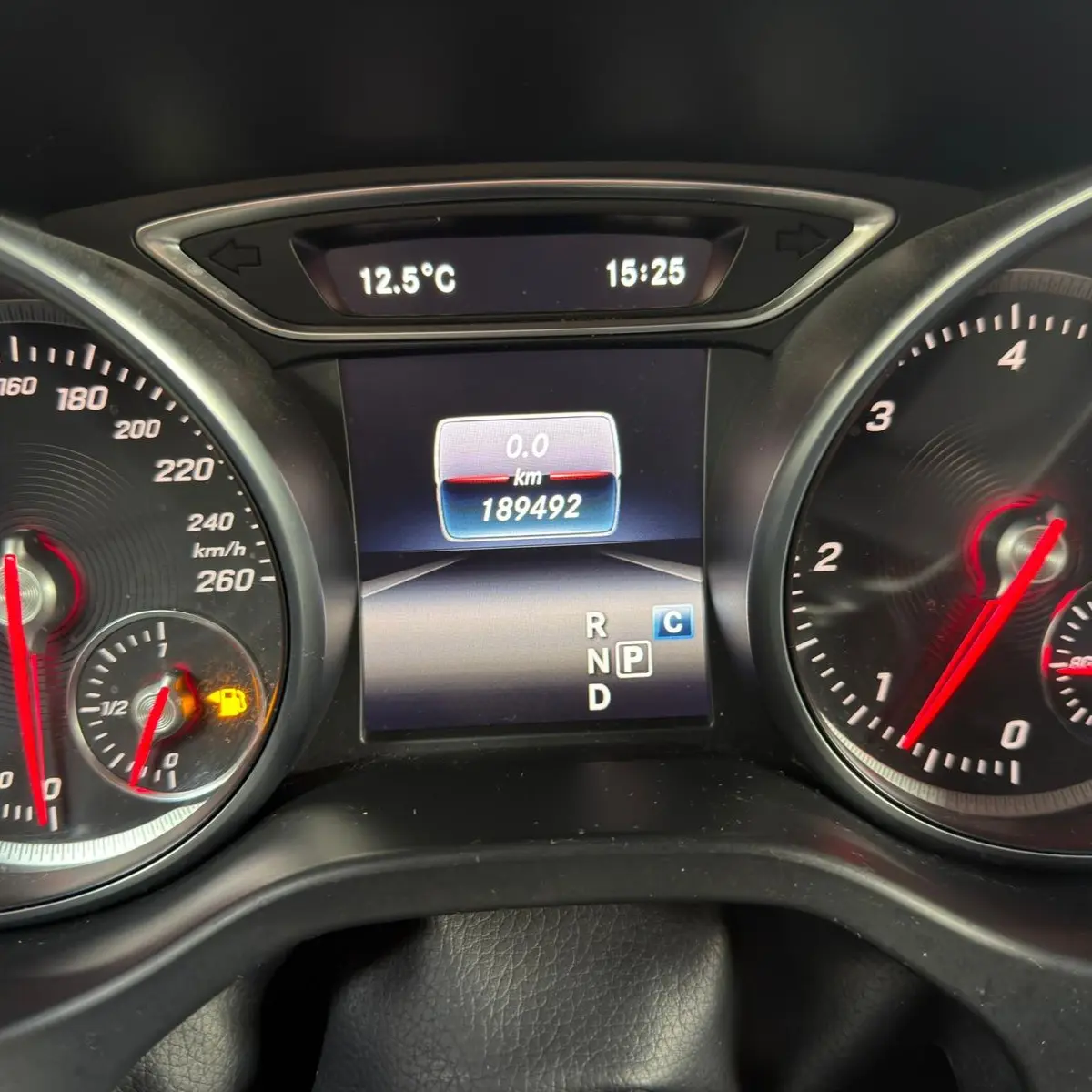 Mercedes-Benz CLA 200 d Shooting Brake AMG Line Aut. 12