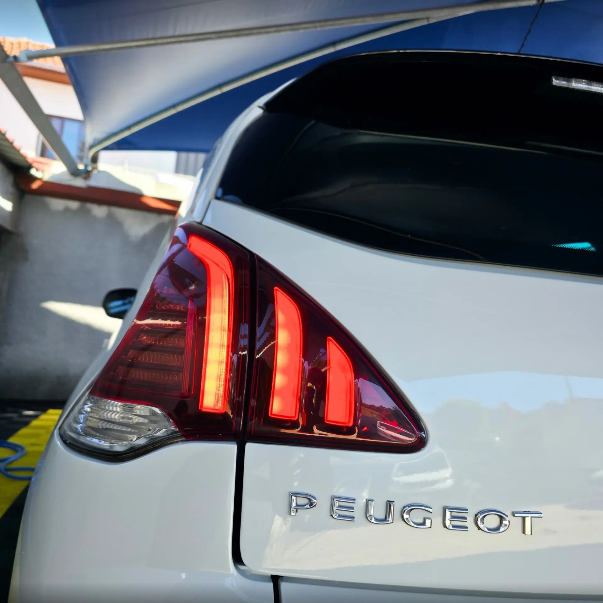 Peugeot 3008 2.0 HDi Hybrid4 85g 12