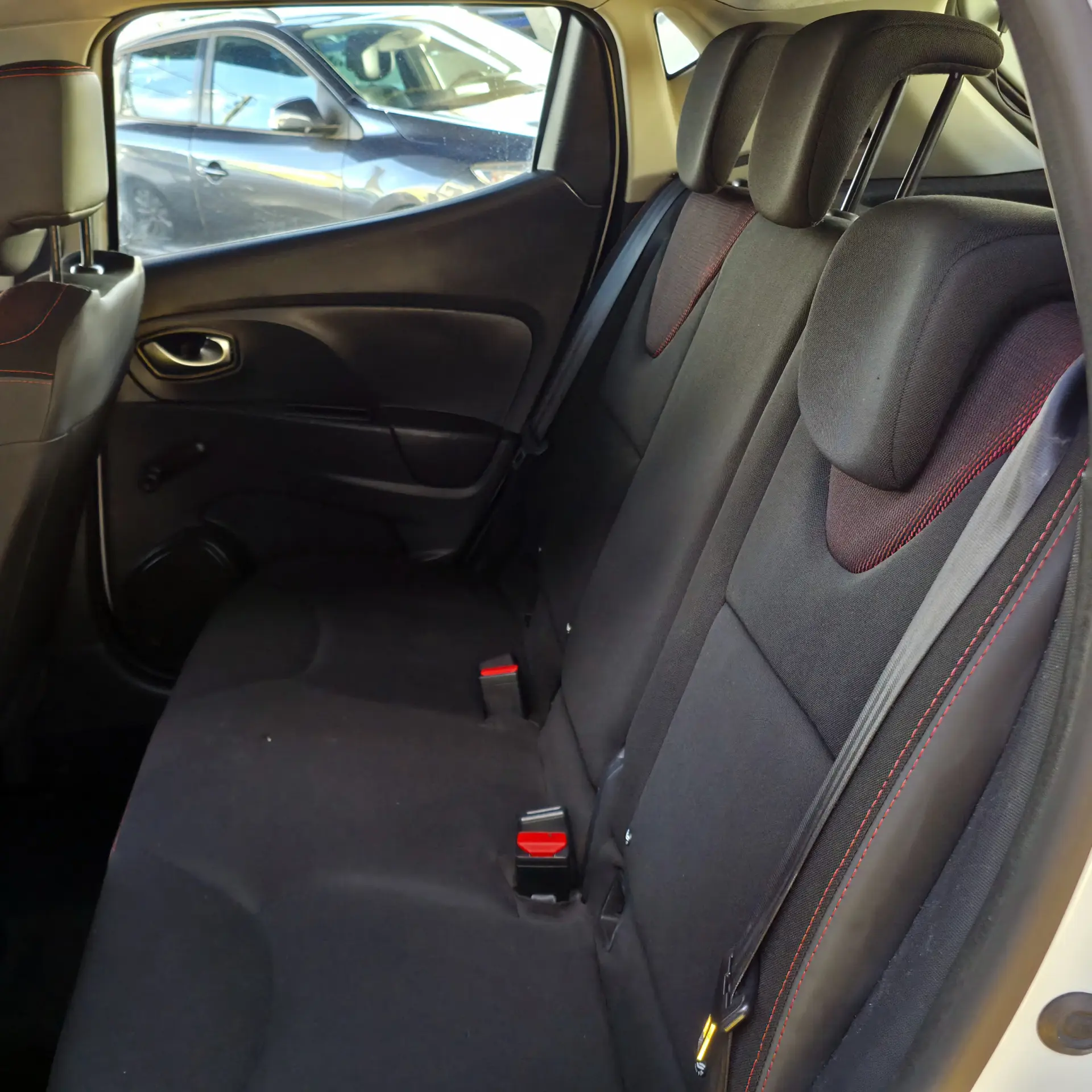 Renault Clio Dynamic S 9