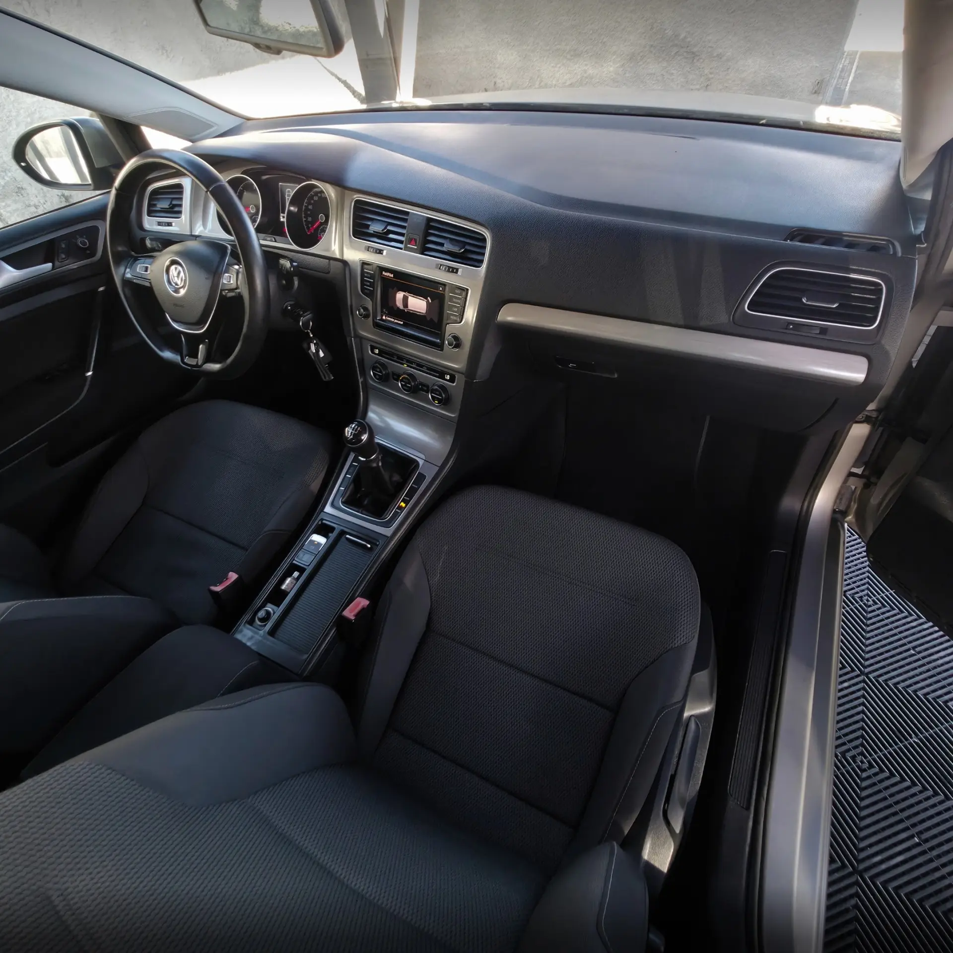 Volkswagen Golf Variant 1.6 TDi BlueMotion Confortline 22