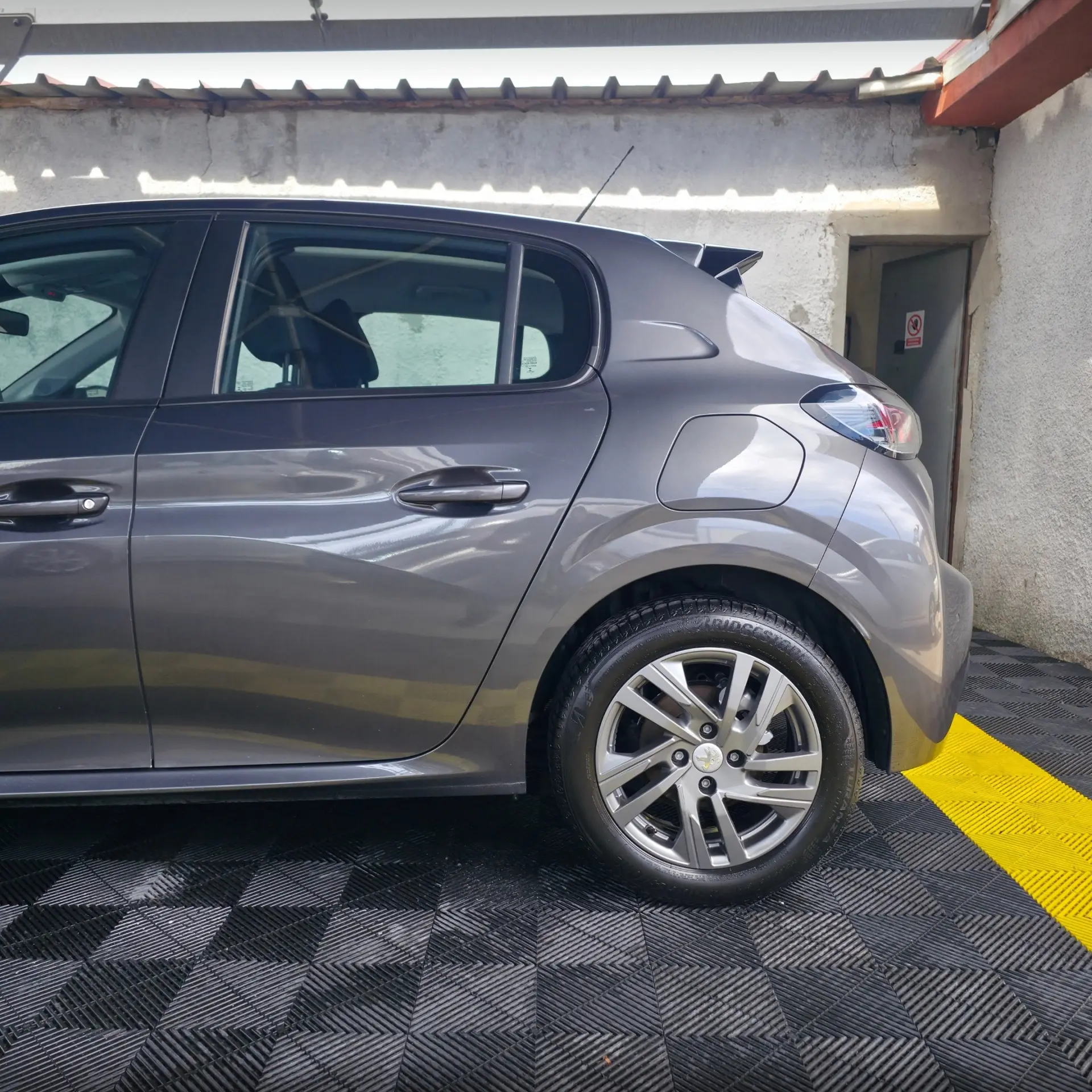 Peugeot 208 1.6 BlueHDi Active 13