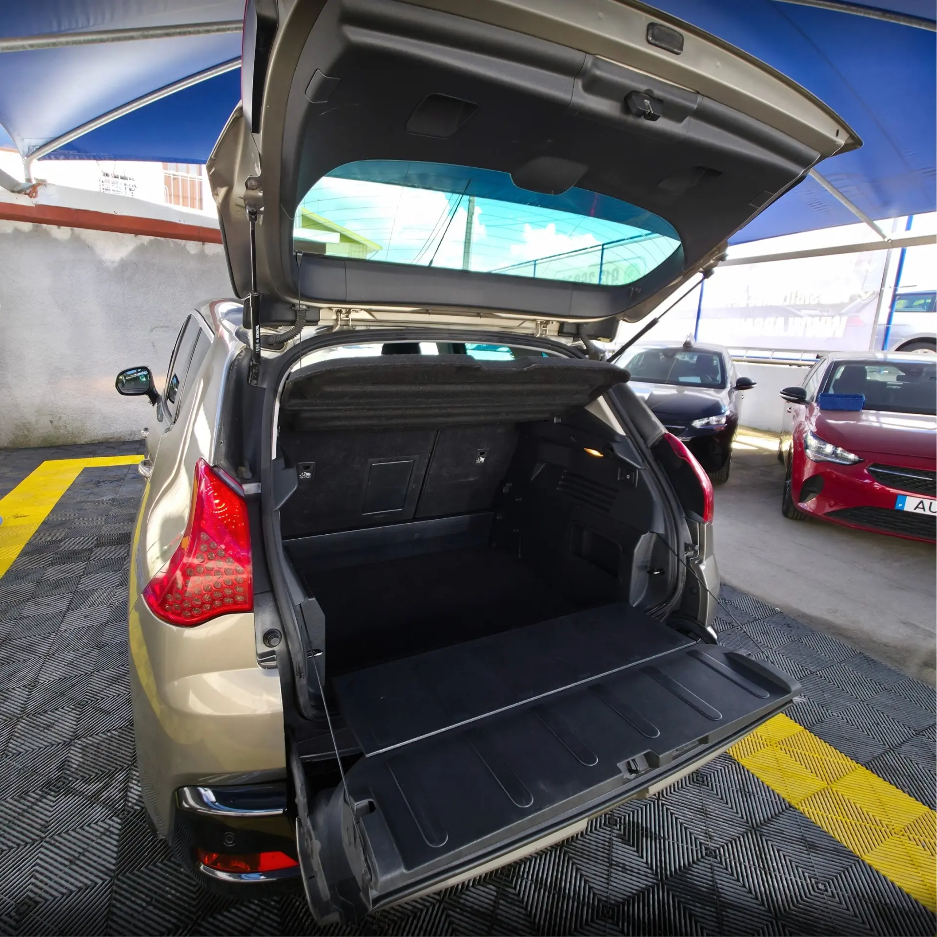 Peugeot 3008 1.6 HDi Executive 11