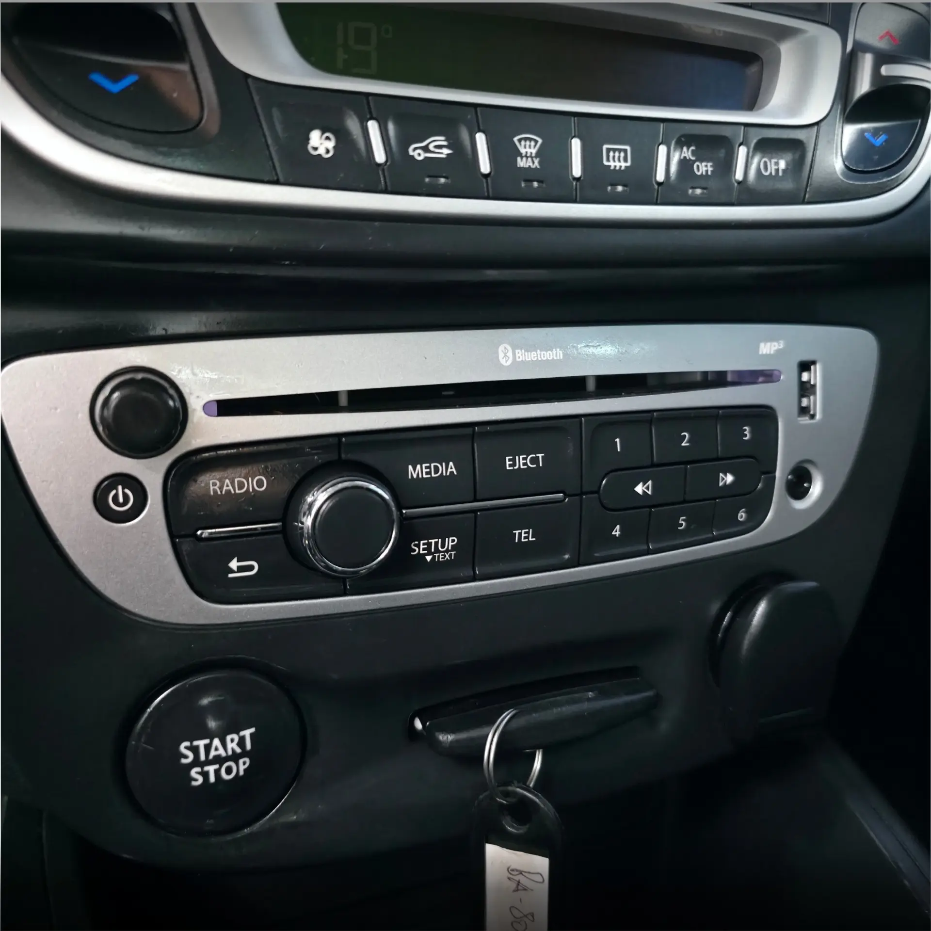 Renault Mégane Sport Tourer ENERGY TCe 115 Start & Stop Bose Edition 24