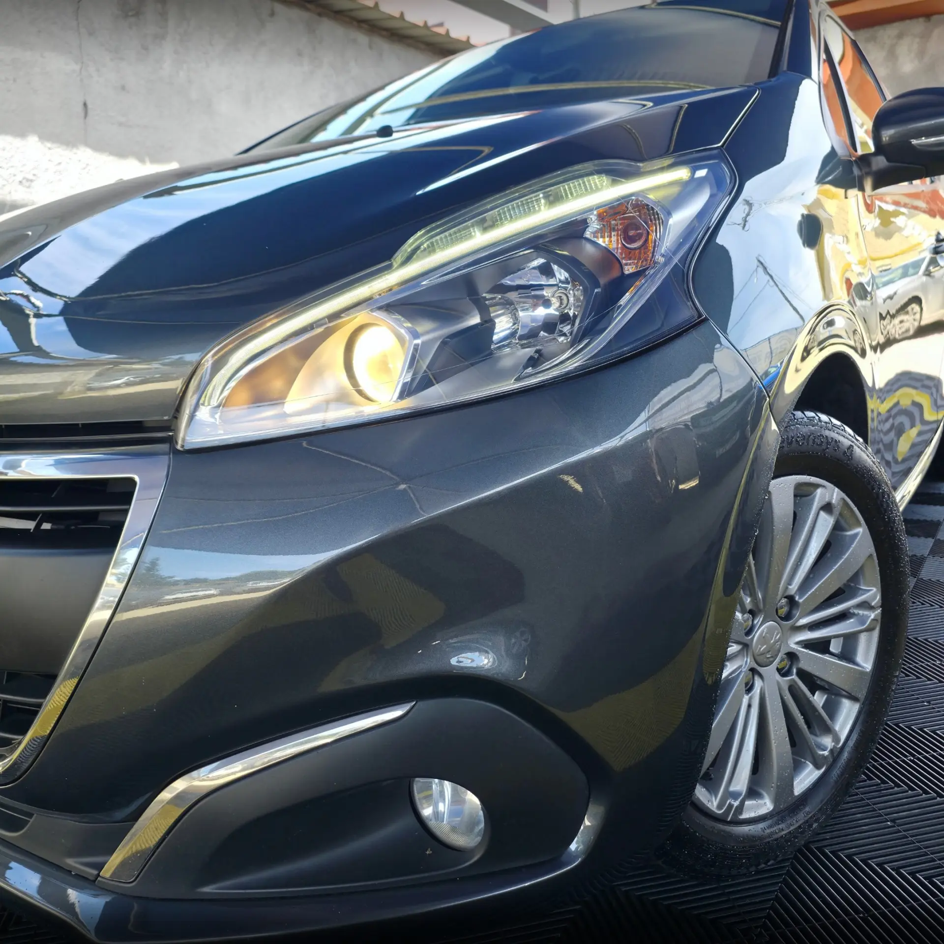 Peugeot 208 1.2 PureTech Style 6