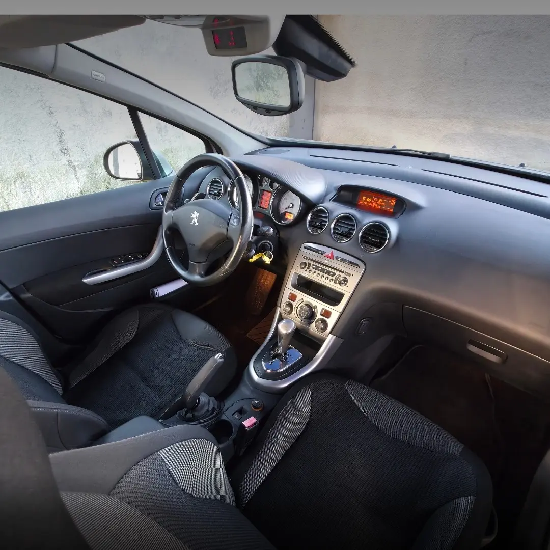 Peugeot 308 1.6 HDi Executive CMP6 9