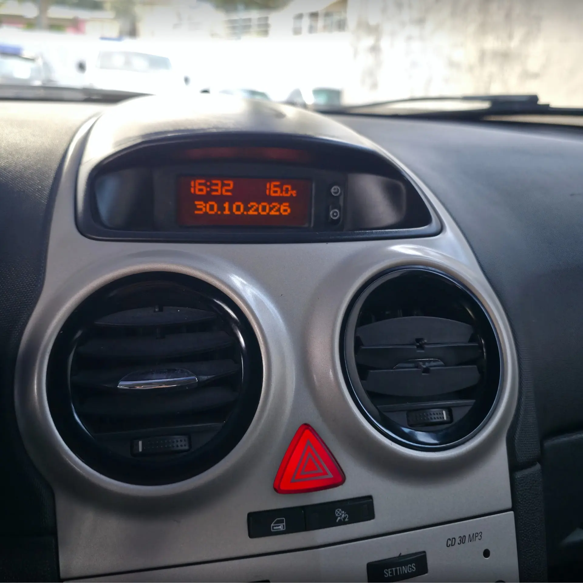 Opel Corsa 1.2 Enjoy 17
