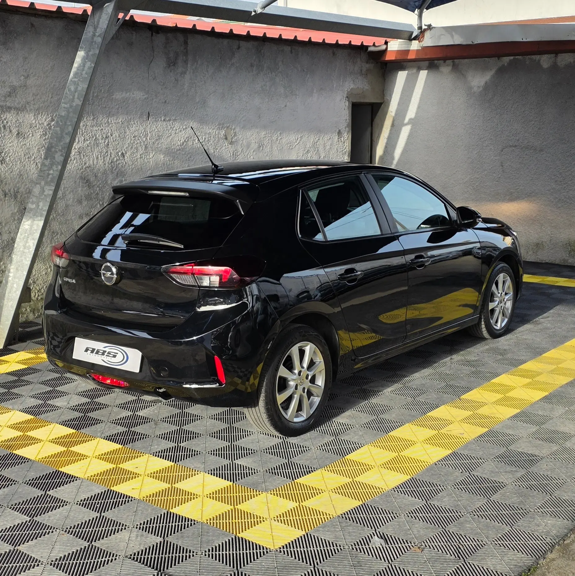 Opel Corsa 1.2 Elegance 4