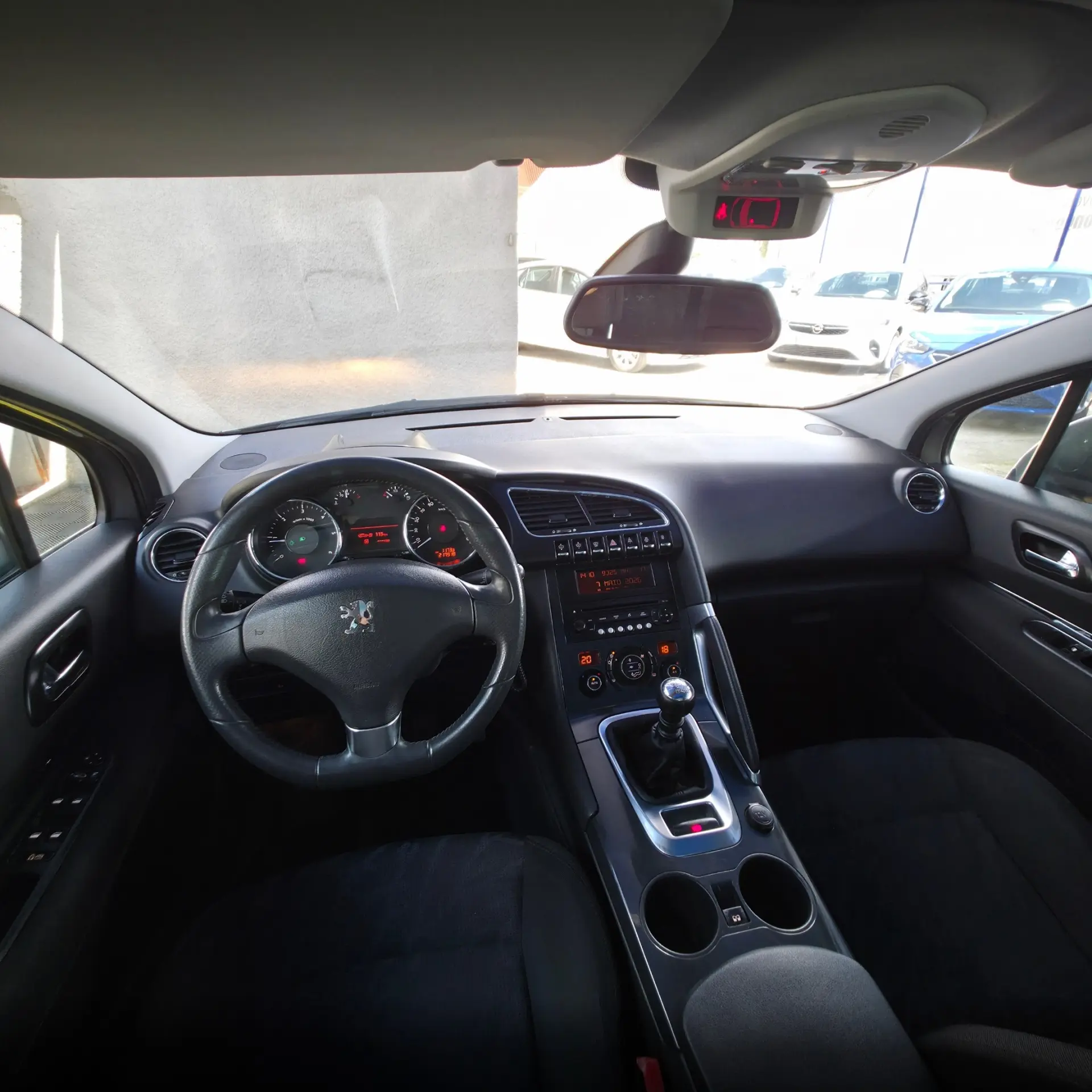 Peugeot 3008 1.6 HDi Executive 17