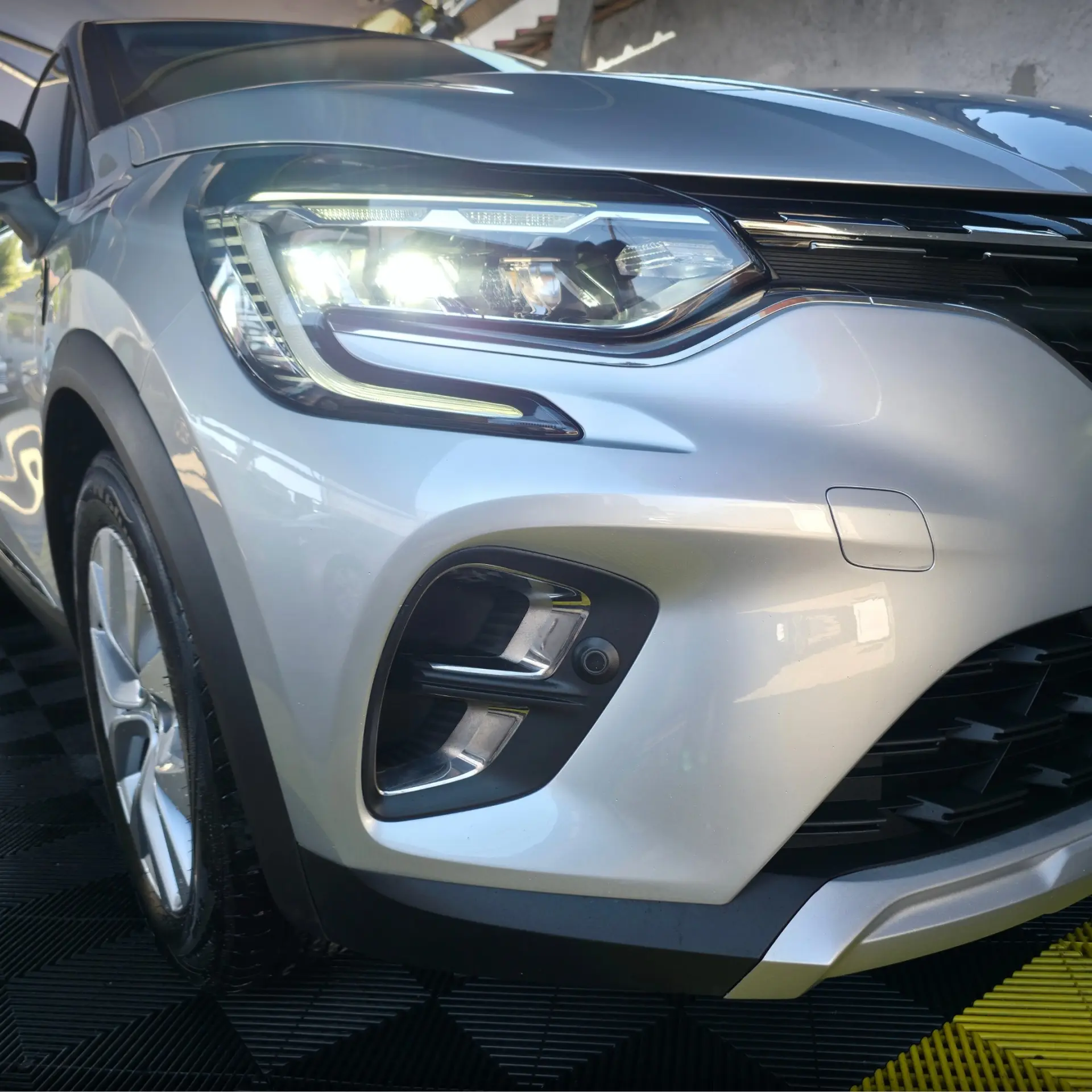 Renault Captur 1.0 TCe Intens 10