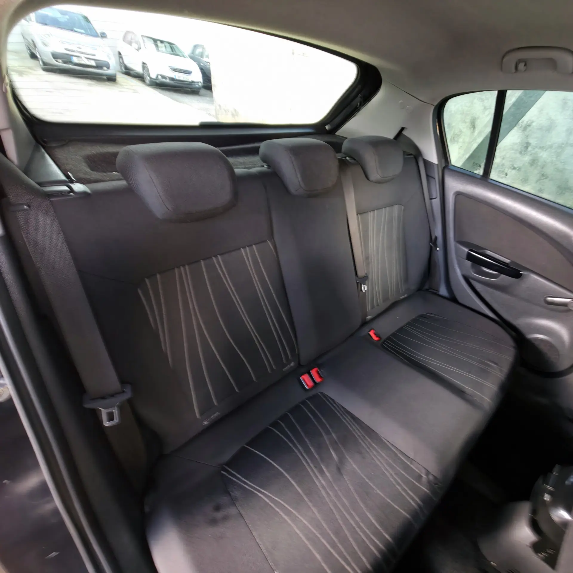 Opel Corsa 1.2 Enjoy 8