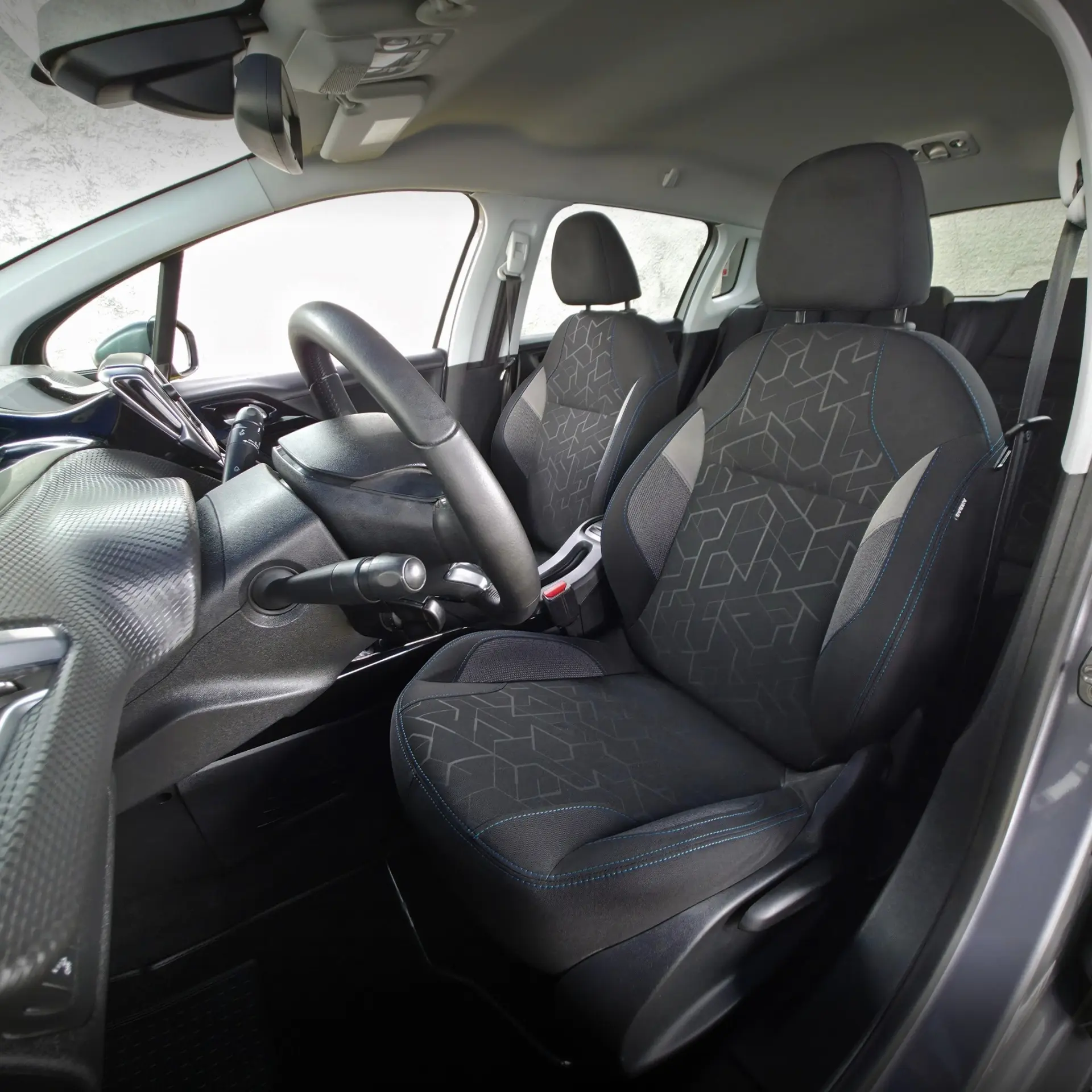 Peugeot 2008 1.2 PureTech Signature 19