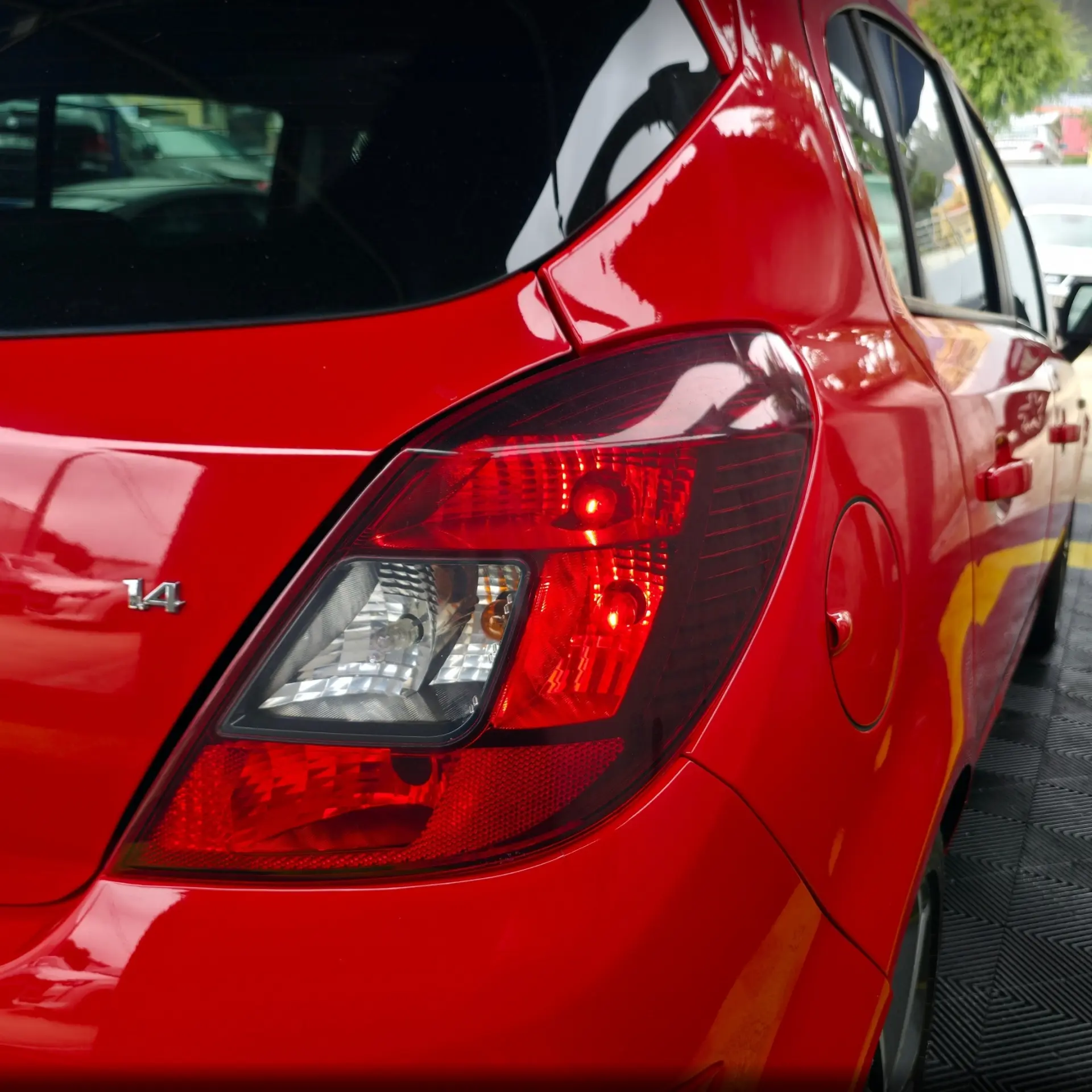Opel Corsa 1.4 13
