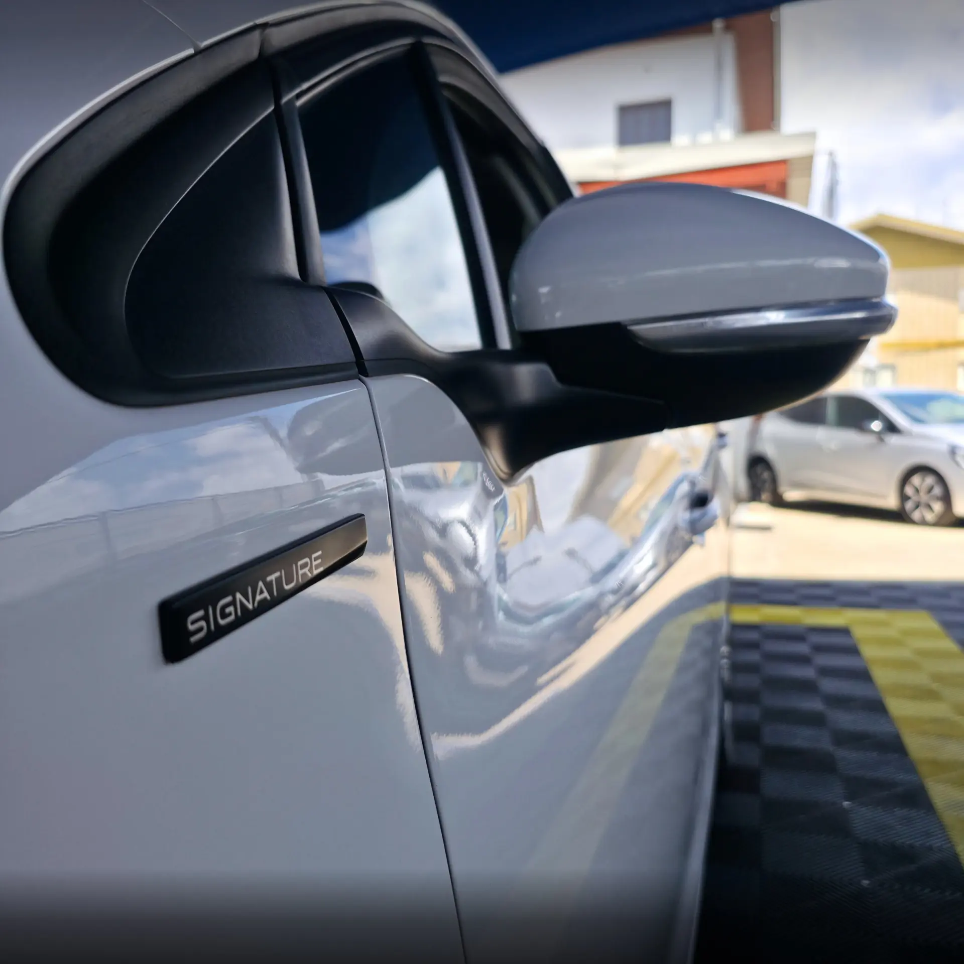 Peugeot 208 1.2 PureTech Signature 10