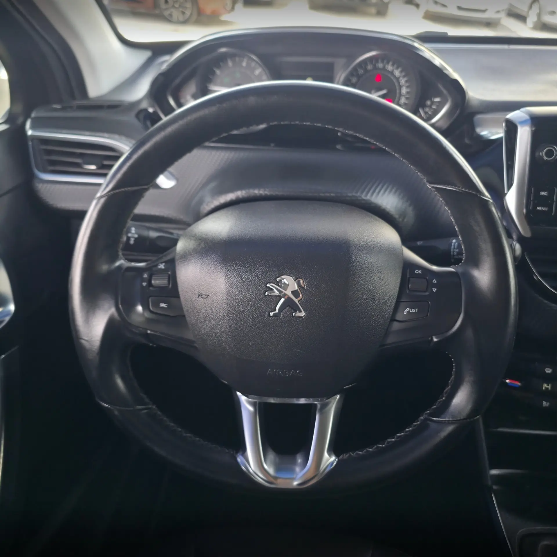 Peugeot 2008 1.2 PureTech Style 13