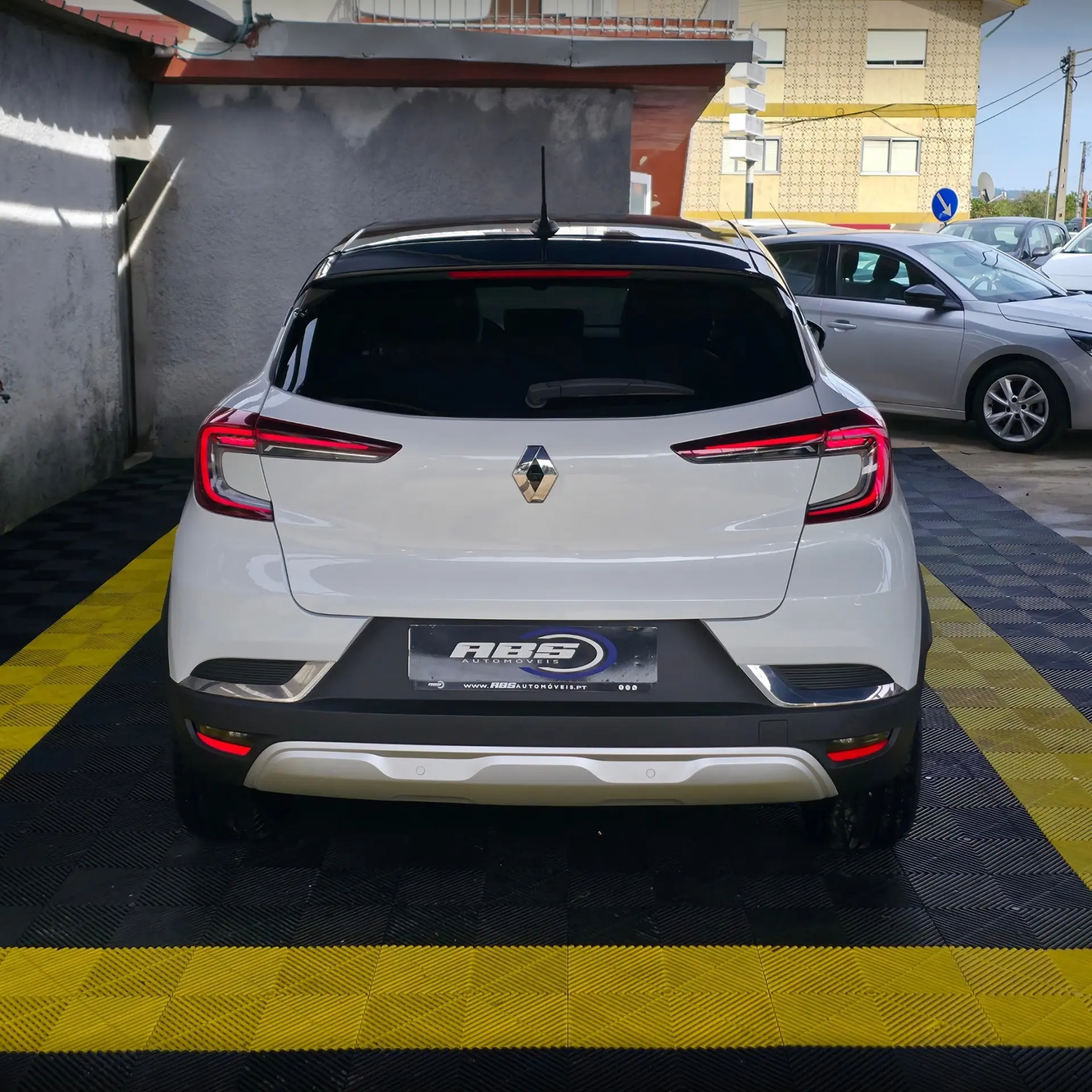 Renault Captur 1.0 TCe Intens 6