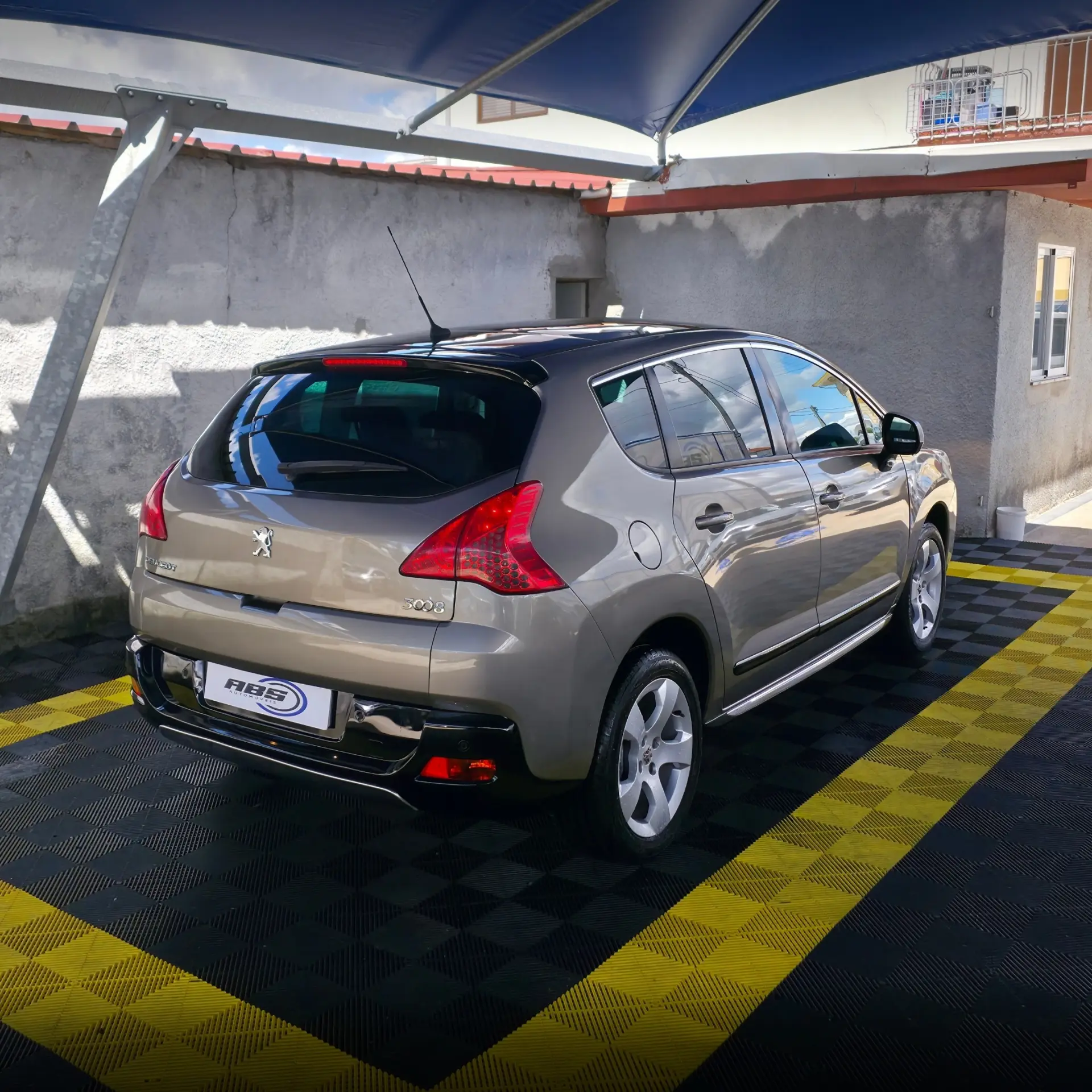 Peugeot 3008 1.6 HDi Executive 2