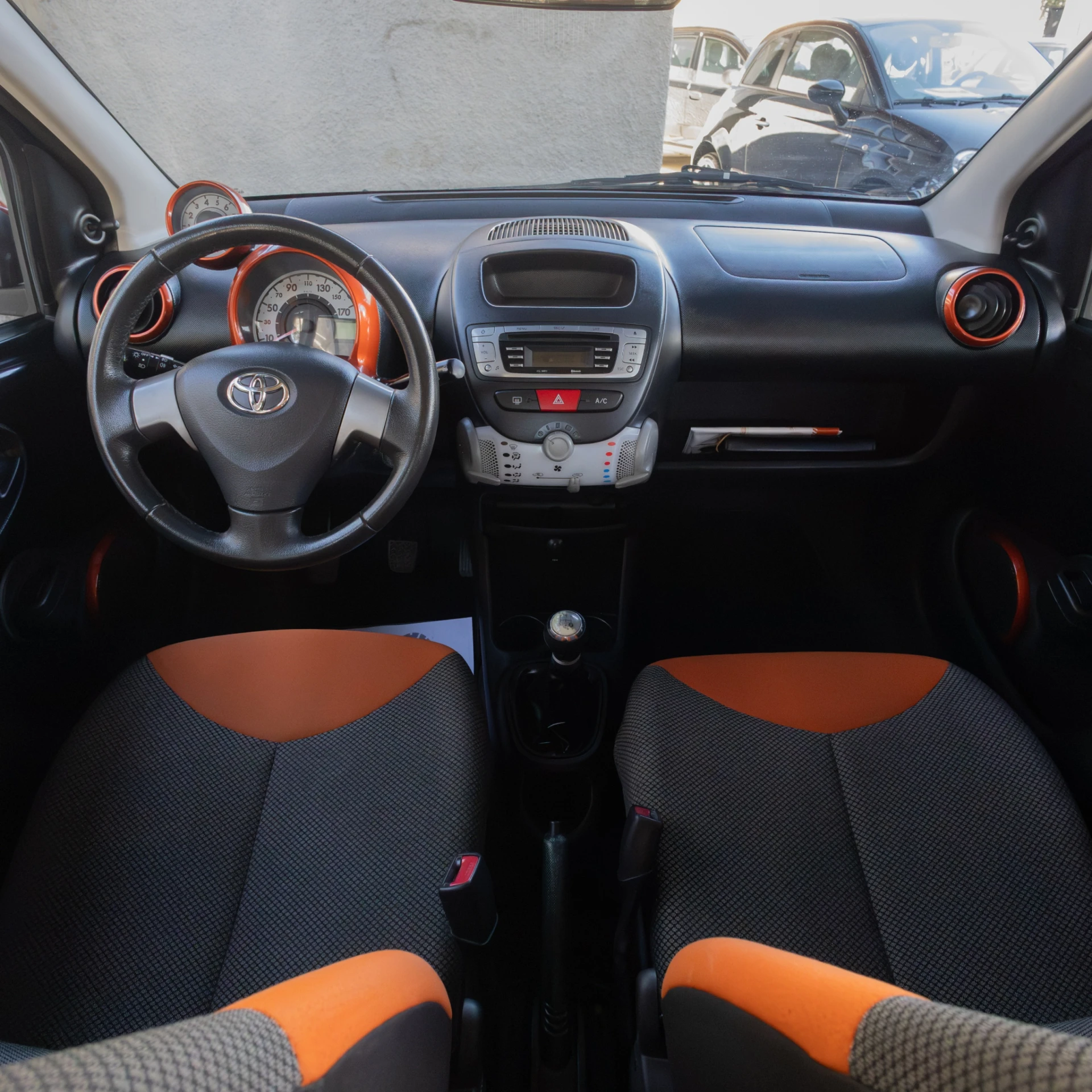 Toyota Aygo 1.0 Orange Edition 11