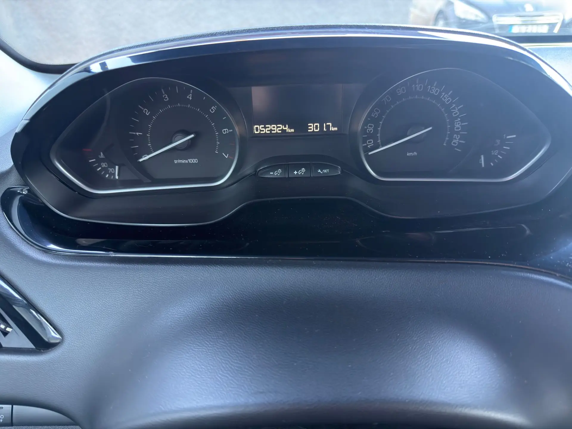 Peugeot 208 1.2 PureTech Style 12